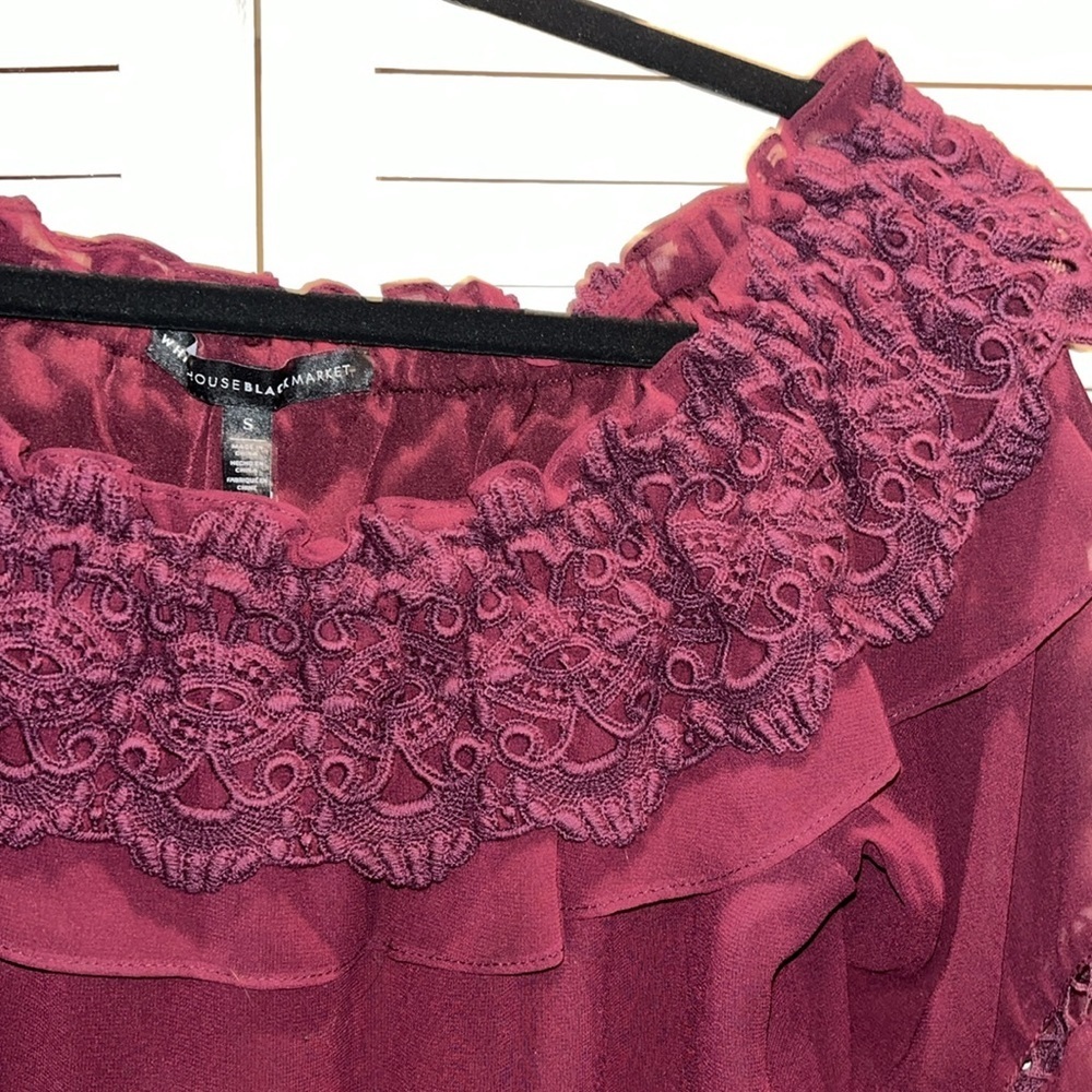 White House Black Market‎ wine maroon long sleeve ruffle top women’s size S - Picture 3 of 12